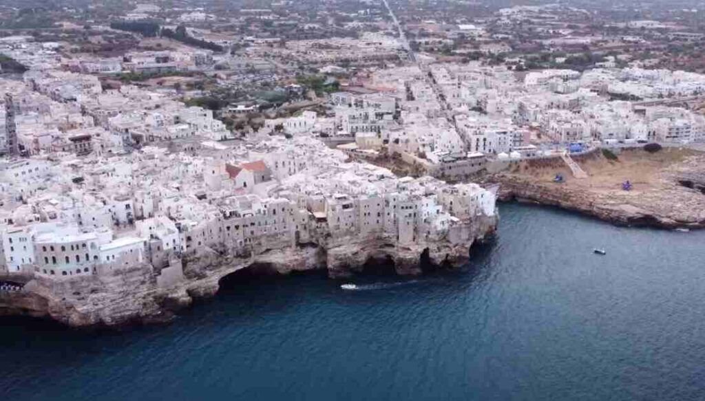 Best Small Towns In Italy To Live For A Month